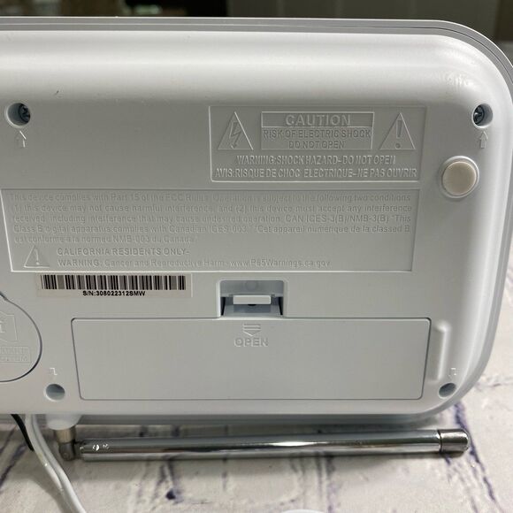 Emerson Weather Band Dual Alarm Clock Radio SmartSet WBS12 15W Wireless Charger - Picture 7 of 9